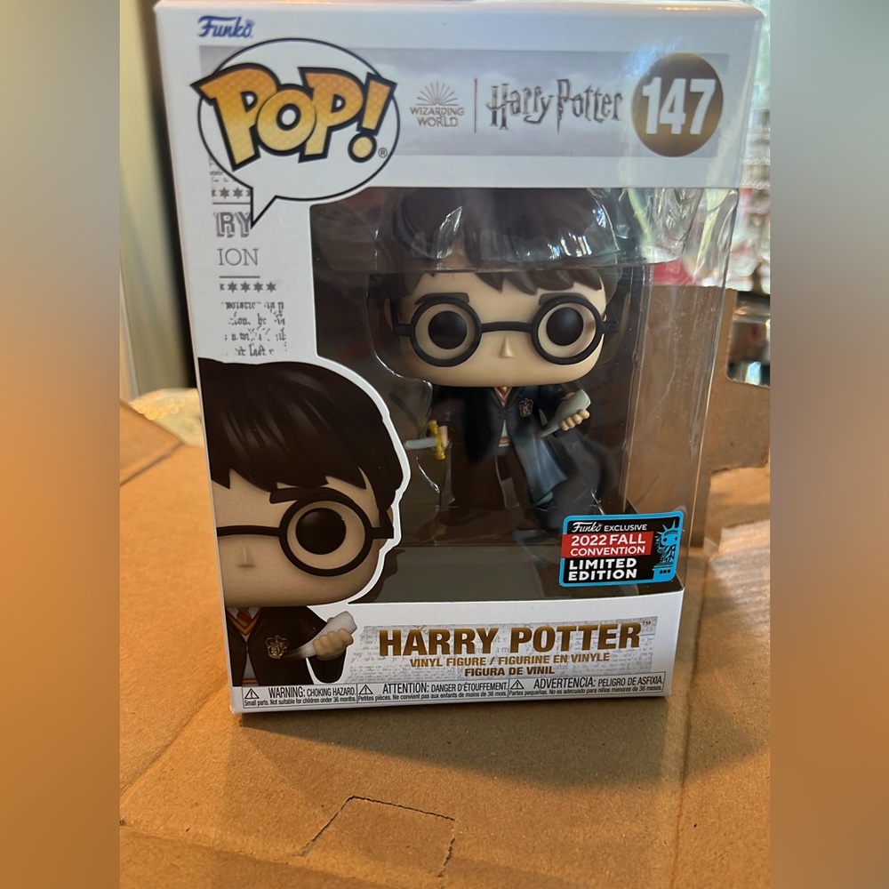 Funko NYCC 2022: Harry Potter w/ Gryffindor Sword & Basilisk Fang Funko Pop